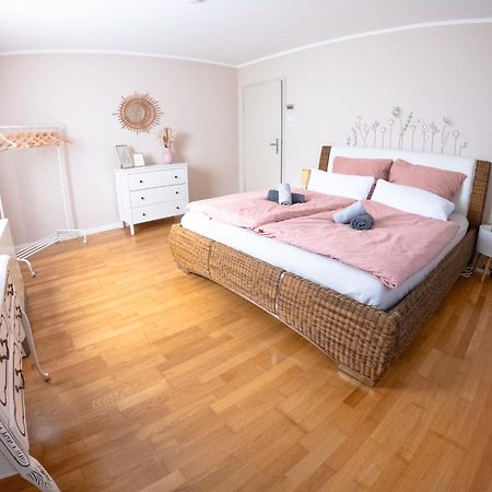 Happybnb Apartment Mit Sonniger Terrasse Lochgau Exterior photo