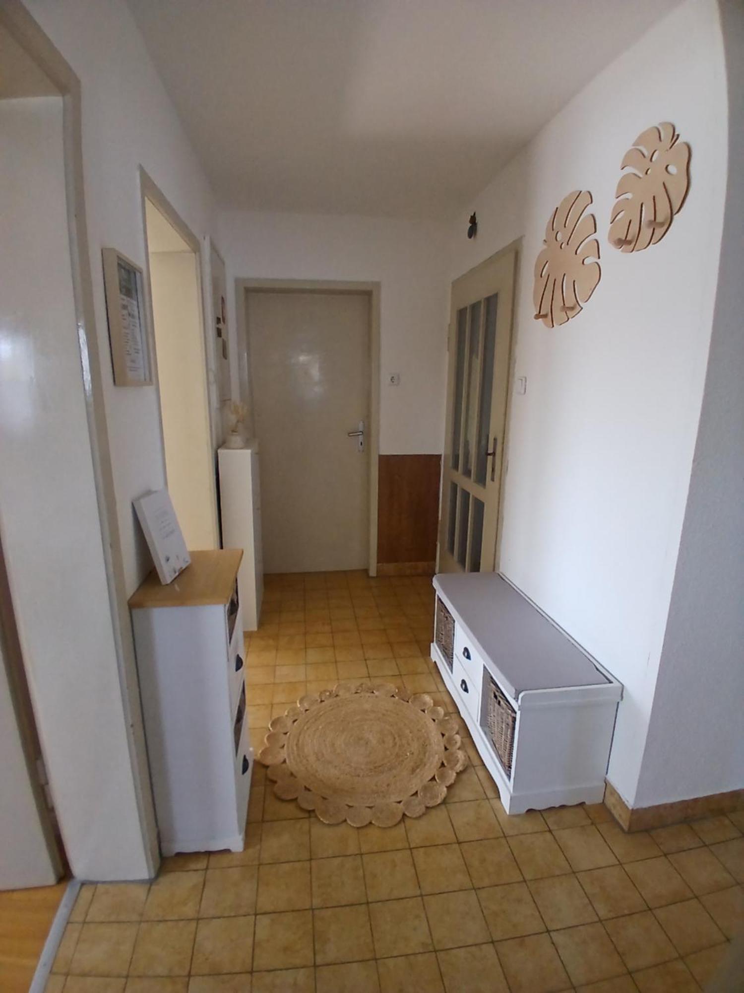 Happybnb Apartment Mit Sonniger Terrasse Lochgau Exterior photo