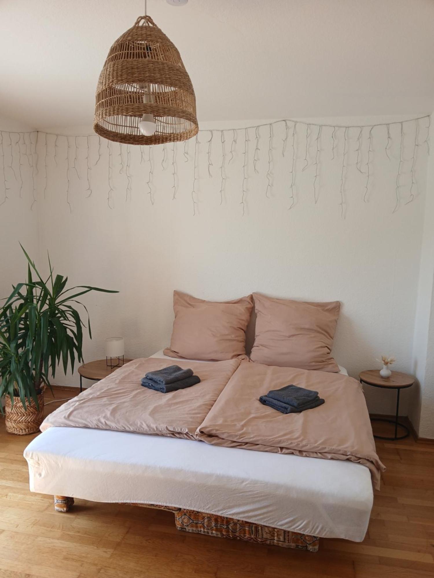 Happybnb Apartment Mit Sonniger Terrasse Lochgau Exterior photo